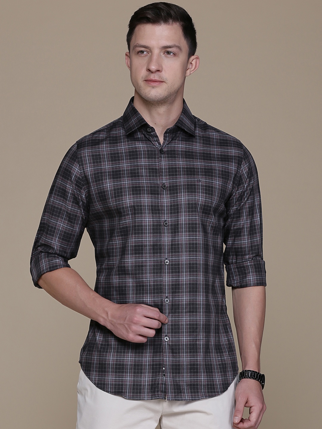 

Calvin Klein Jeans Men Black & Grey Smart Slim Fit Checked Casual Shirt