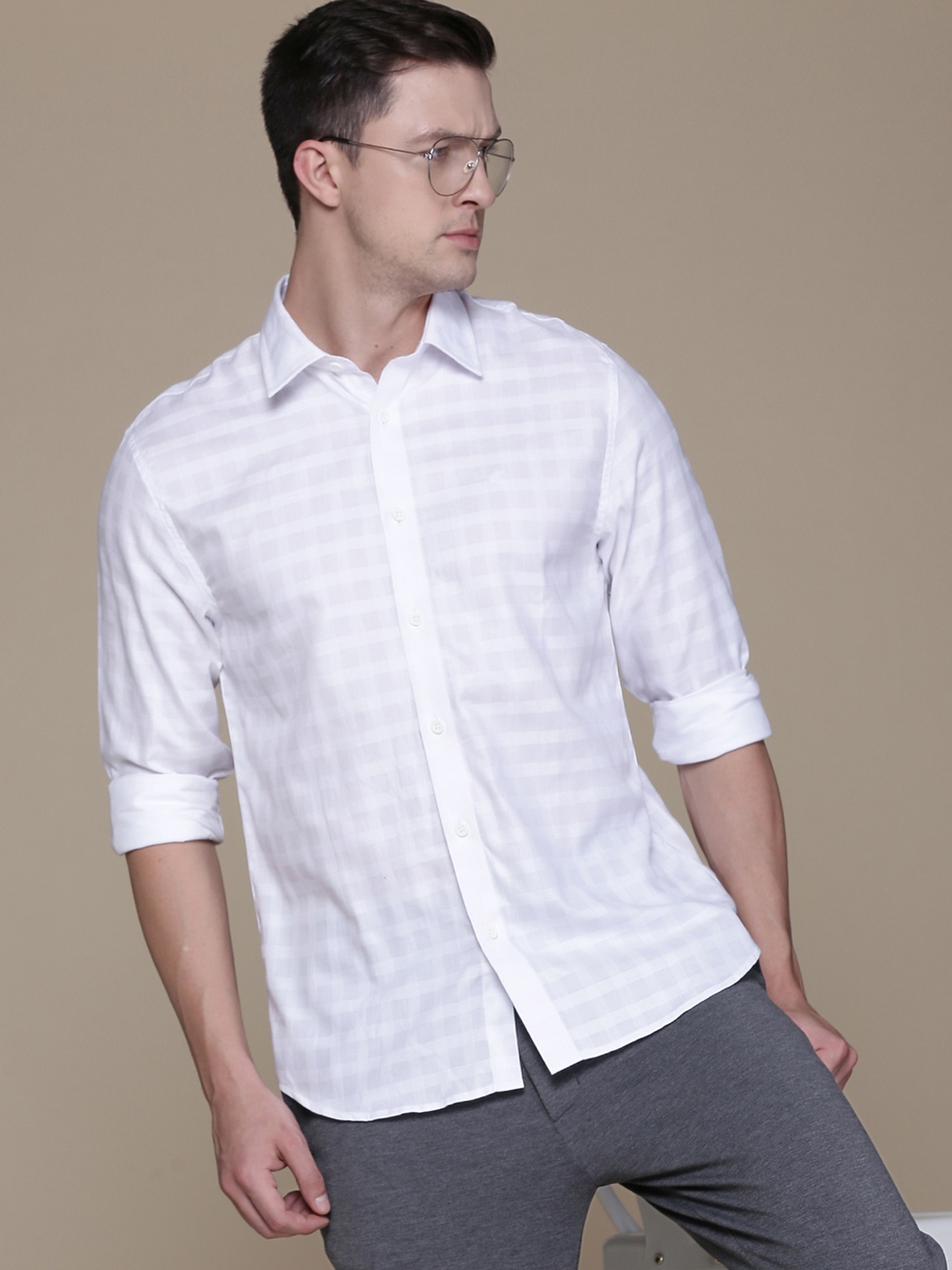 

Calvin Klein Jeans Men White Checked Casual Shirt