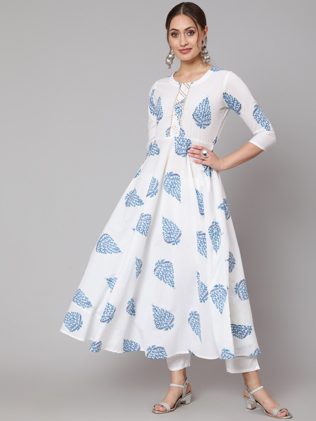 

GLAM ROOTS Women Blue Printed Flared Sleeves Gotta Patti Floral Anarkali Kurta