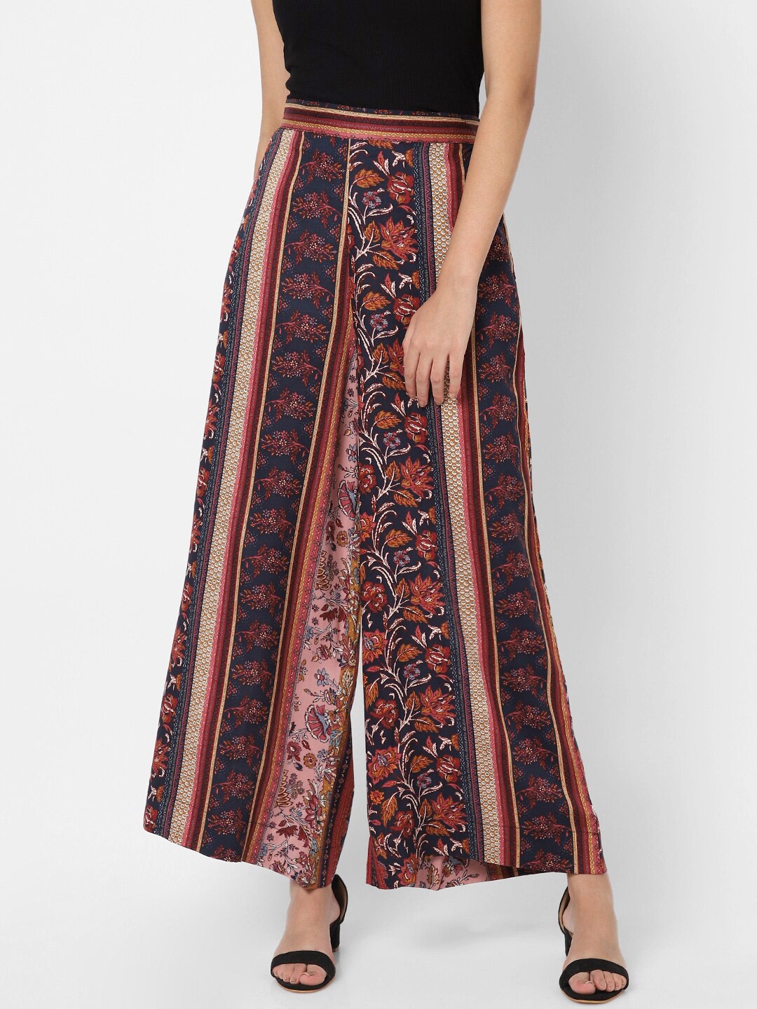 

VASTRADO Women Blue & White Floral Printed Palazzos