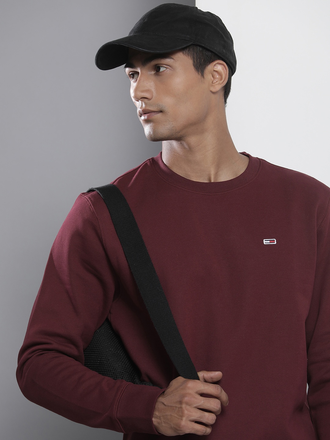 

Tommy Hilfiger Men Maroon Solid Sweatshirt