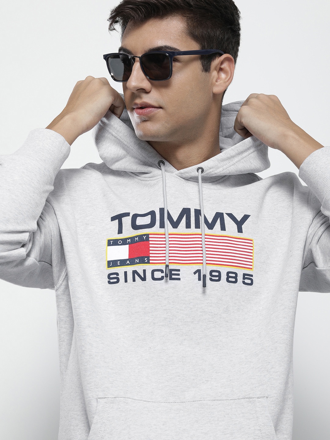 

Tommy Hilfiger Men Grey Brand Logo Printed Pure Cotton Hooded Sweatshirt