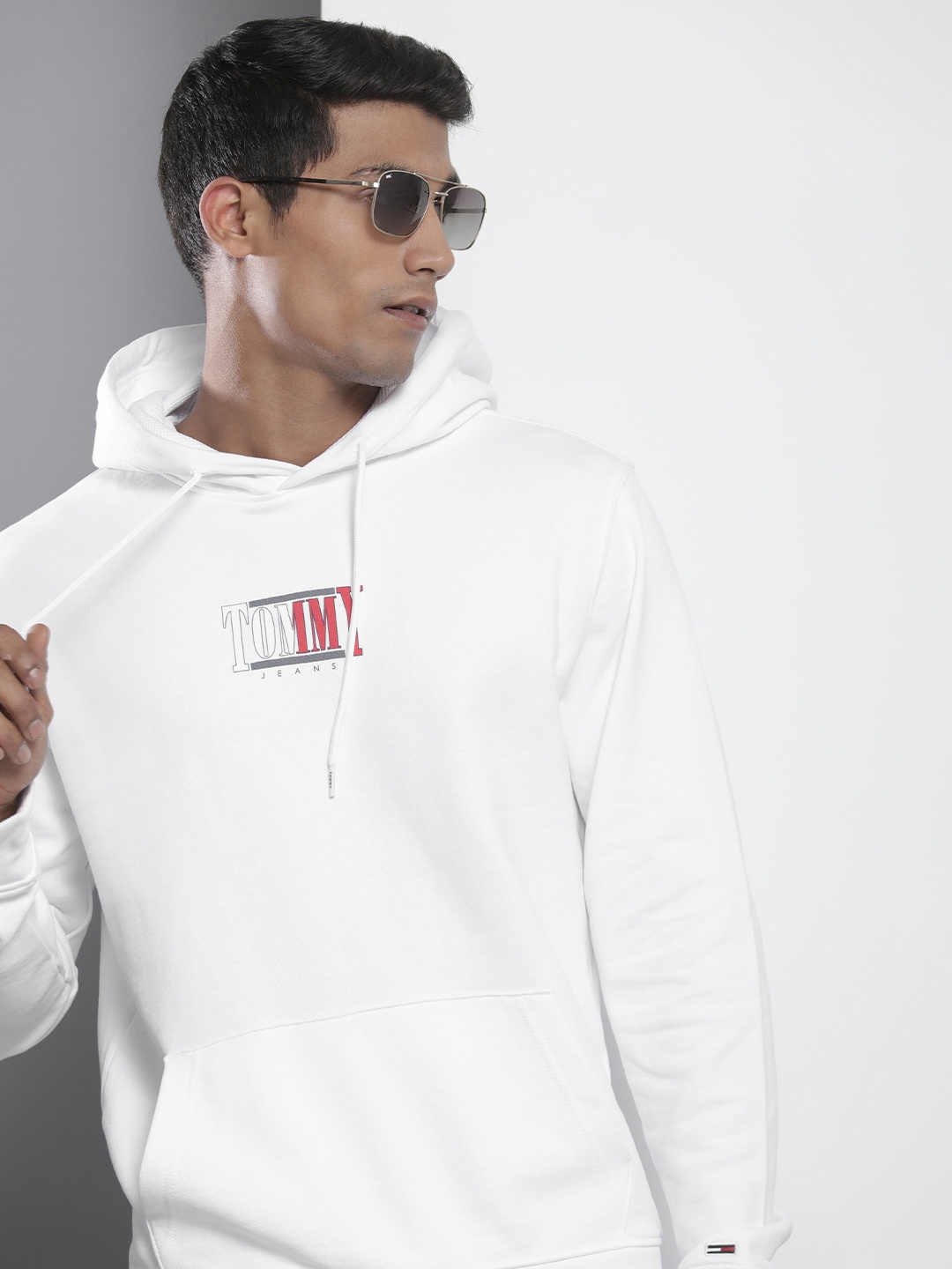 

Tommy Hilfiger Men White Brand Logo Printed Hooded Sweatshirt