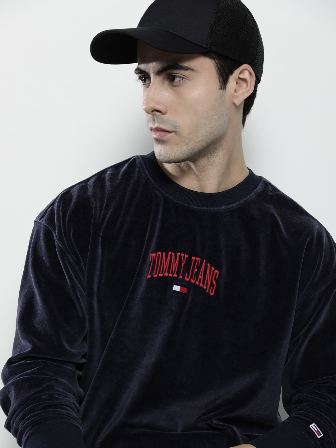 

Tommy Hilfiger Men Navy Blue Brand Logo Applique Sweatshirt