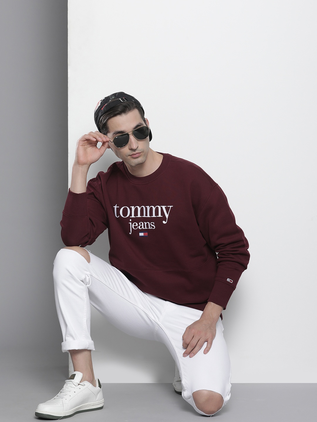 

Tommy Hilfiger Men Burgundy Brand Logo Embroidered Pullover Sweatshirt