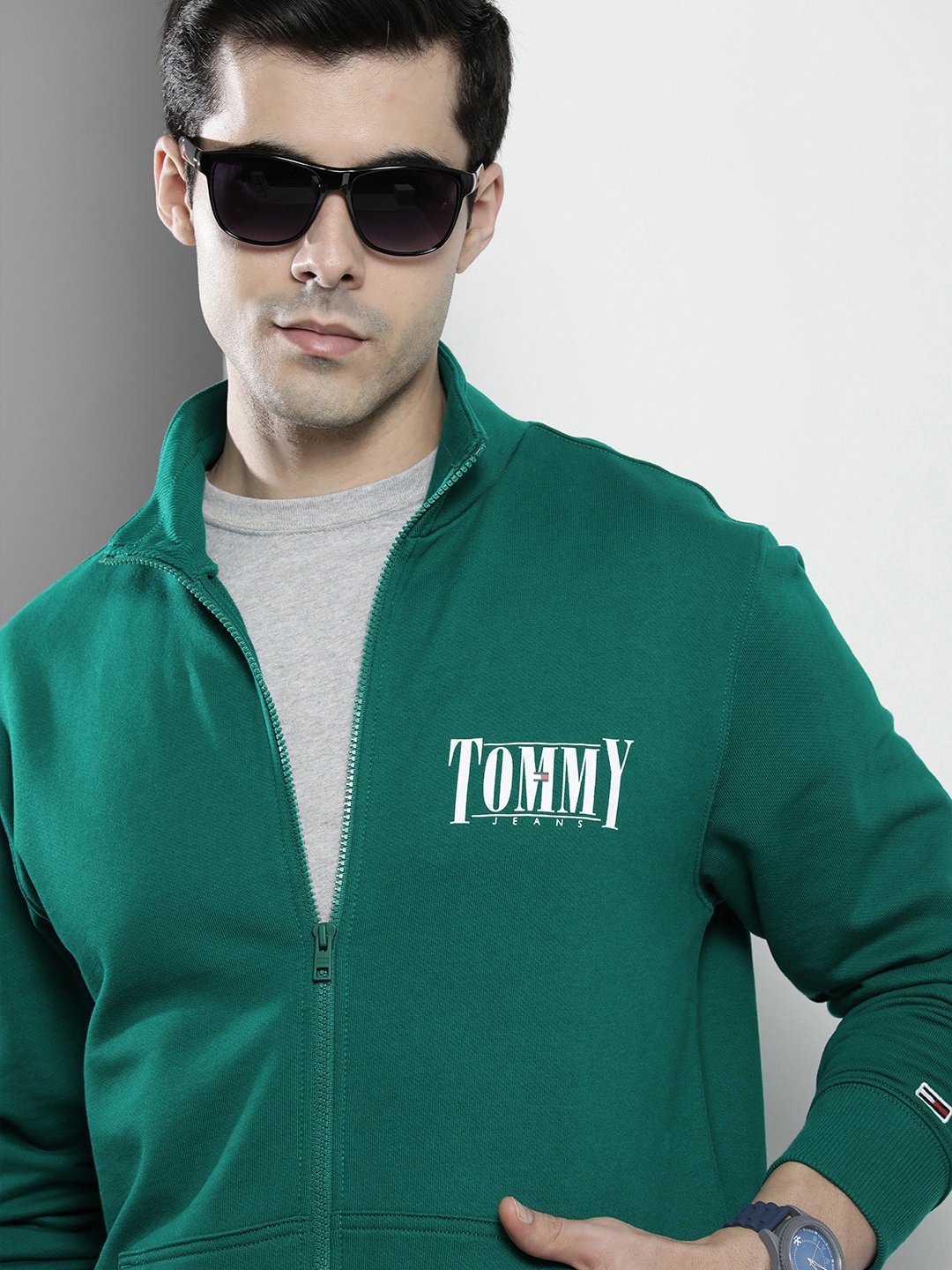 

Tommy Hilfiger Men Green Brand Logo Applique Open Front Sweatshirt