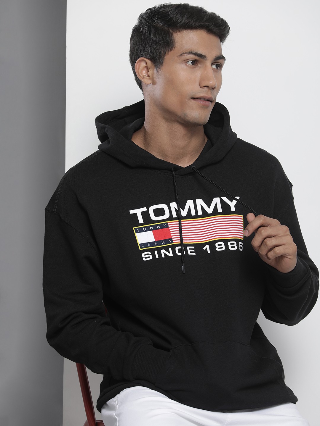 

Tommy Hilfiger Men Black Brand Logo Printed Organic Cotton Hooded Sweatshirt