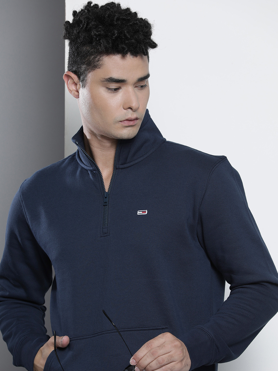 

Tommy Hilfiger Men Navy Blue Mock Neck Sweatshirt