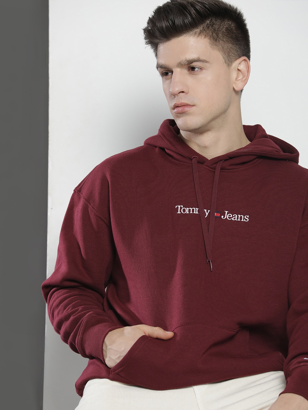 

Tommy Hilfiger Men Maroon LINEAR Hooded Sweatshirt