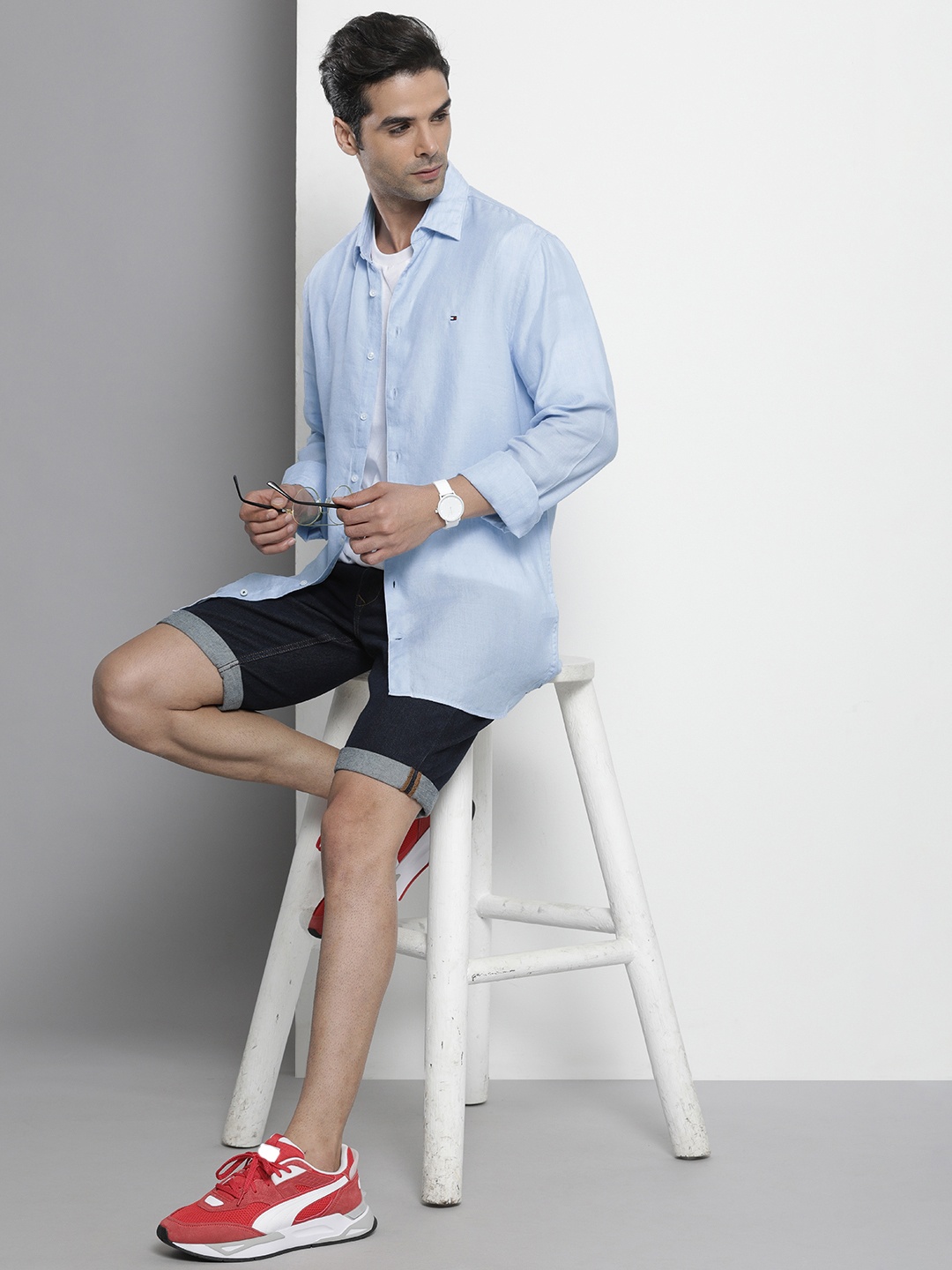 

Tommy Hilfiger Men Blue Solid Slim Fit Casual Shirt