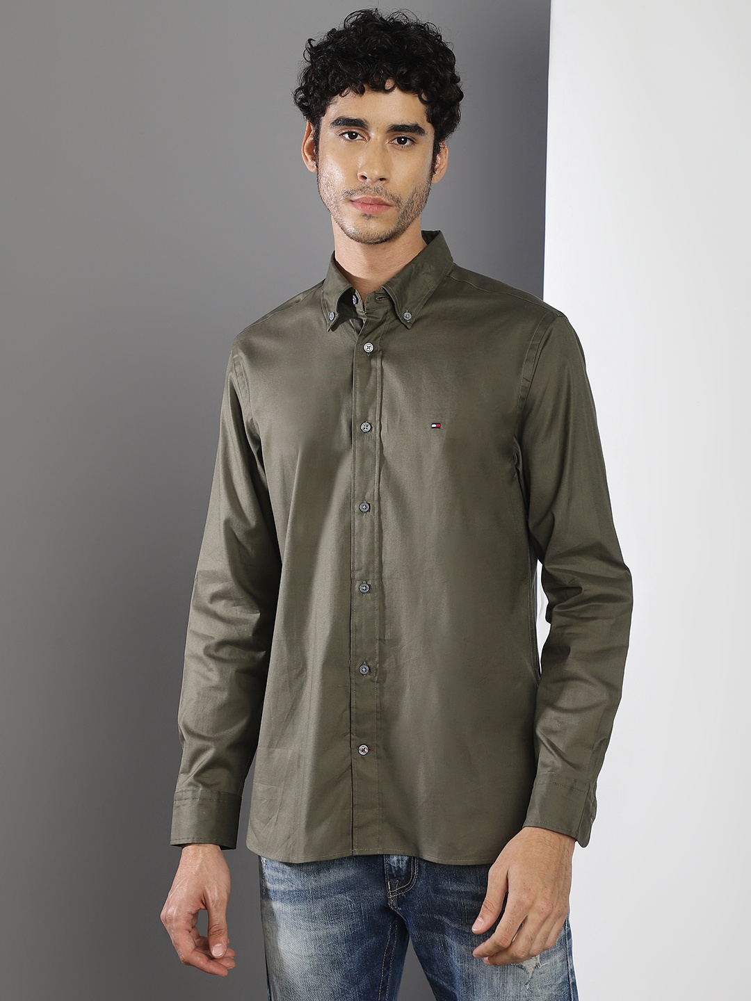 

Tommy Hilfiger Men Solid Casual Shirt, Olive