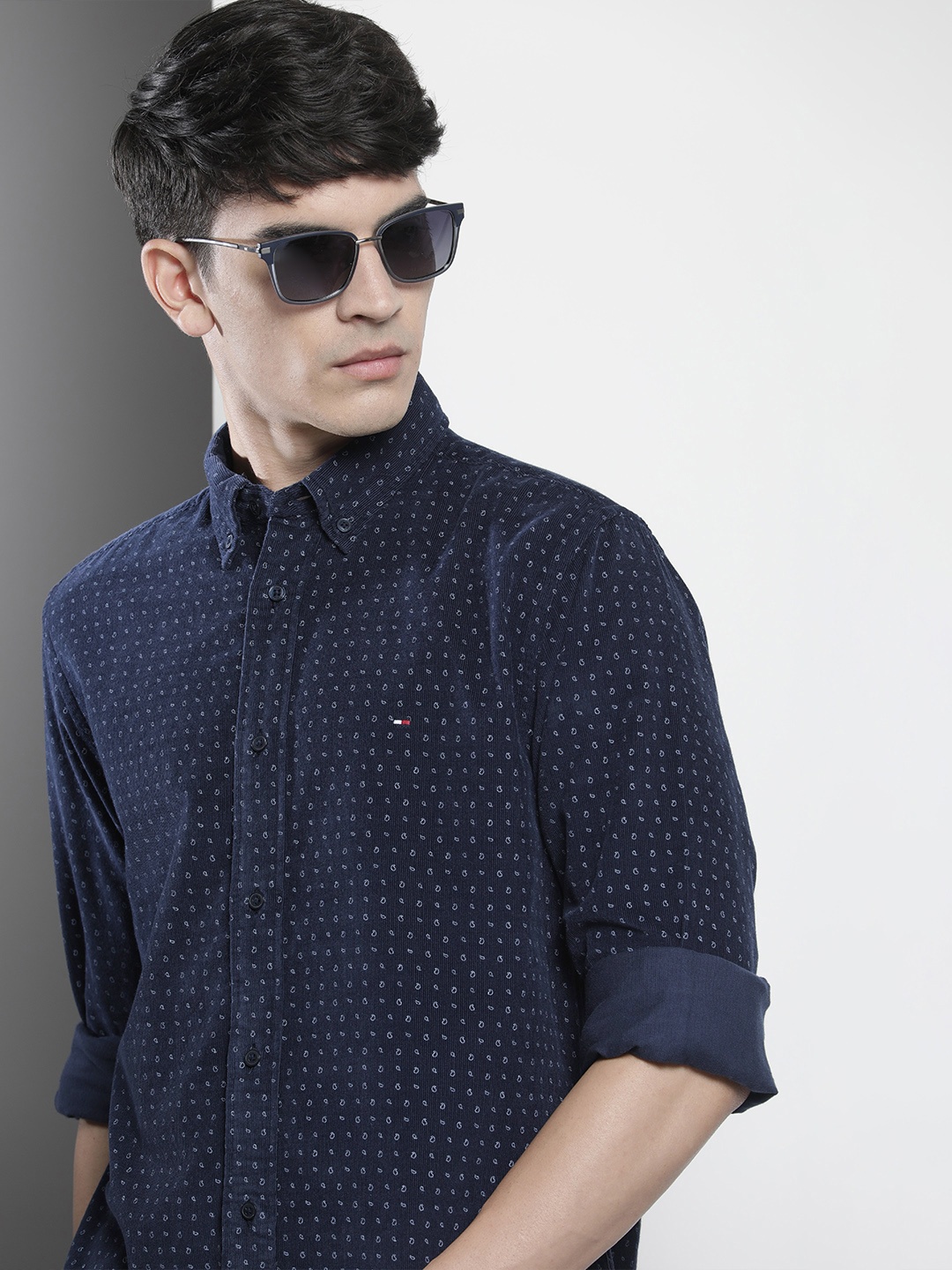 

Tommy Hilfiger Men Navy Blue Printed Pure Cotton Casual Shirt