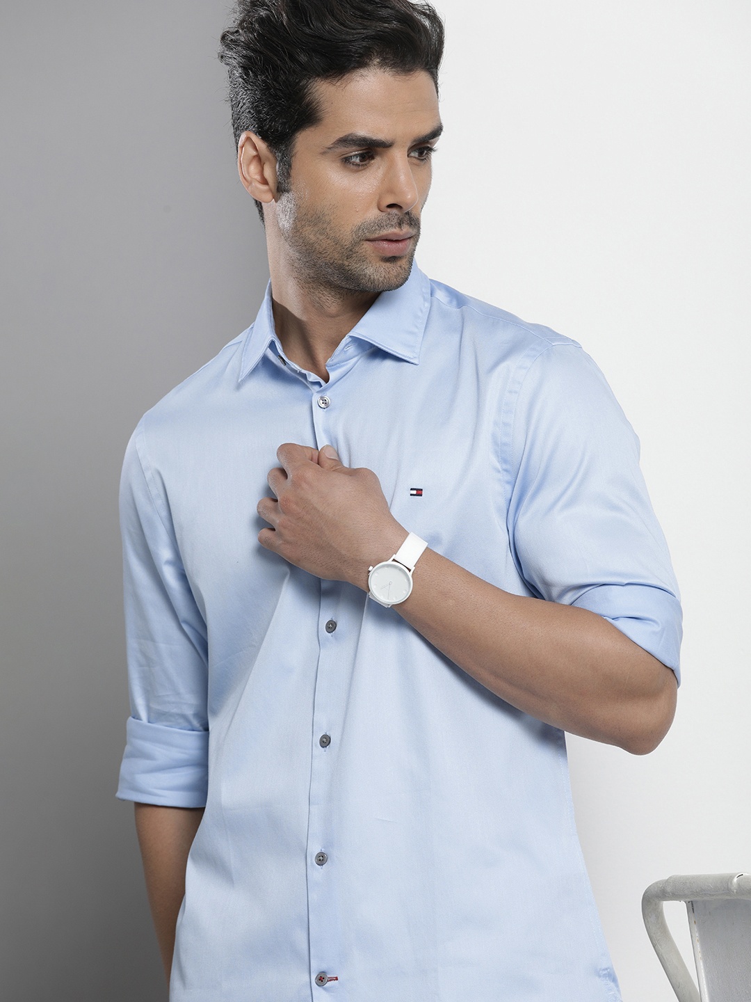 

Tommy Hilfiger Men Breezy Blue Solid Slim Fit Casual Shirt