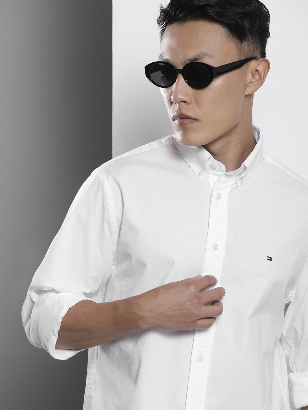 

Tommy Hilfiger Men White Self-Design Casual Shirt
