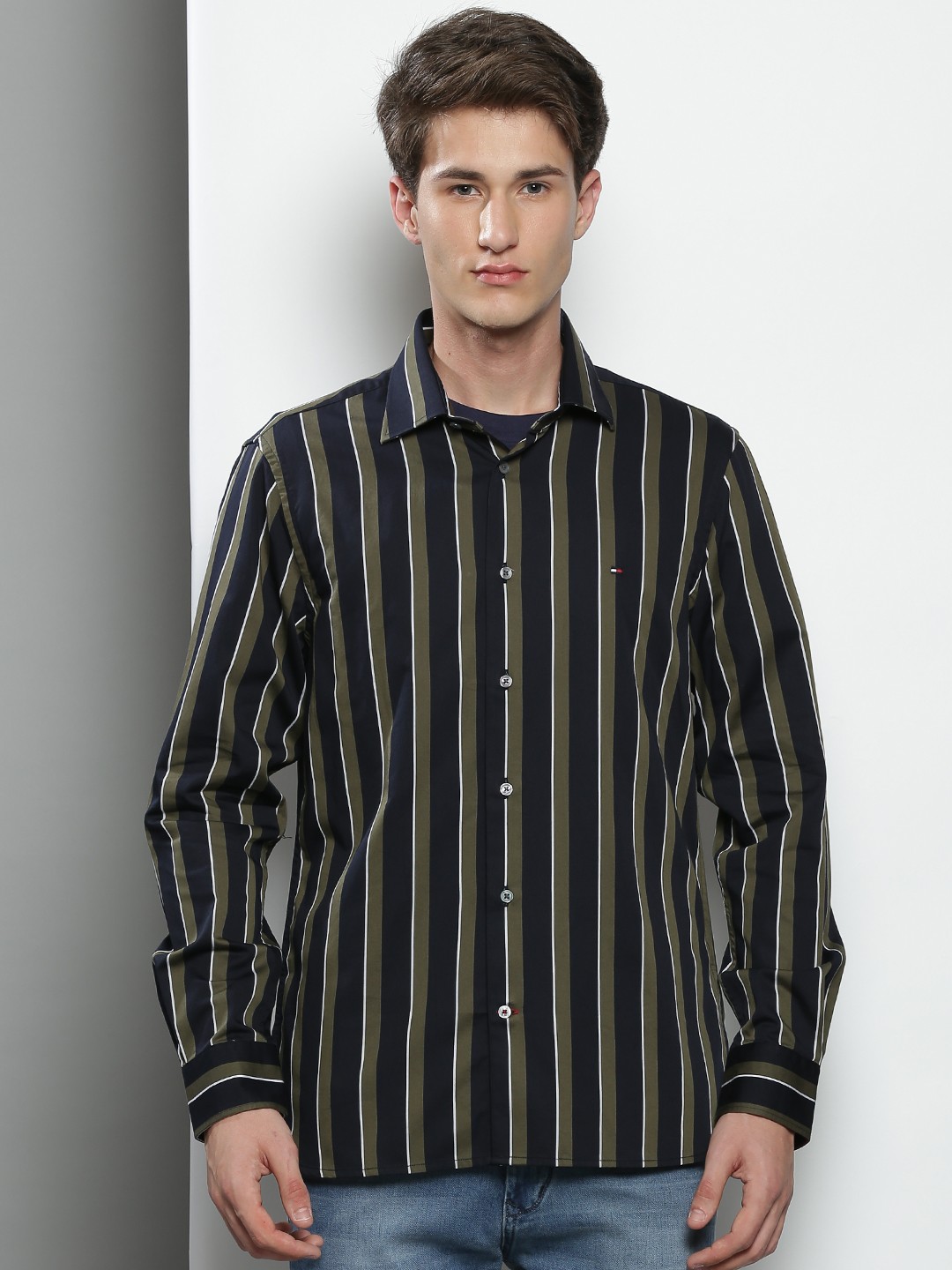 

Tommy Hilfiger Men Navy Blue & Olive Green Slim Fit Striped Cotton Casual Shirt