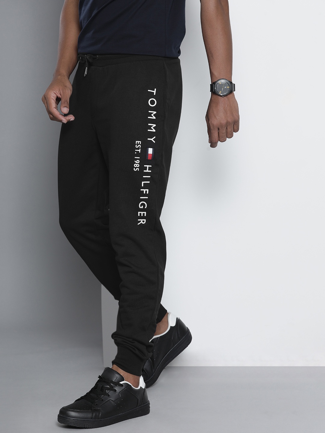 

Tommy Hilfiger Men Black Embroidered Pure Cotton Joggers