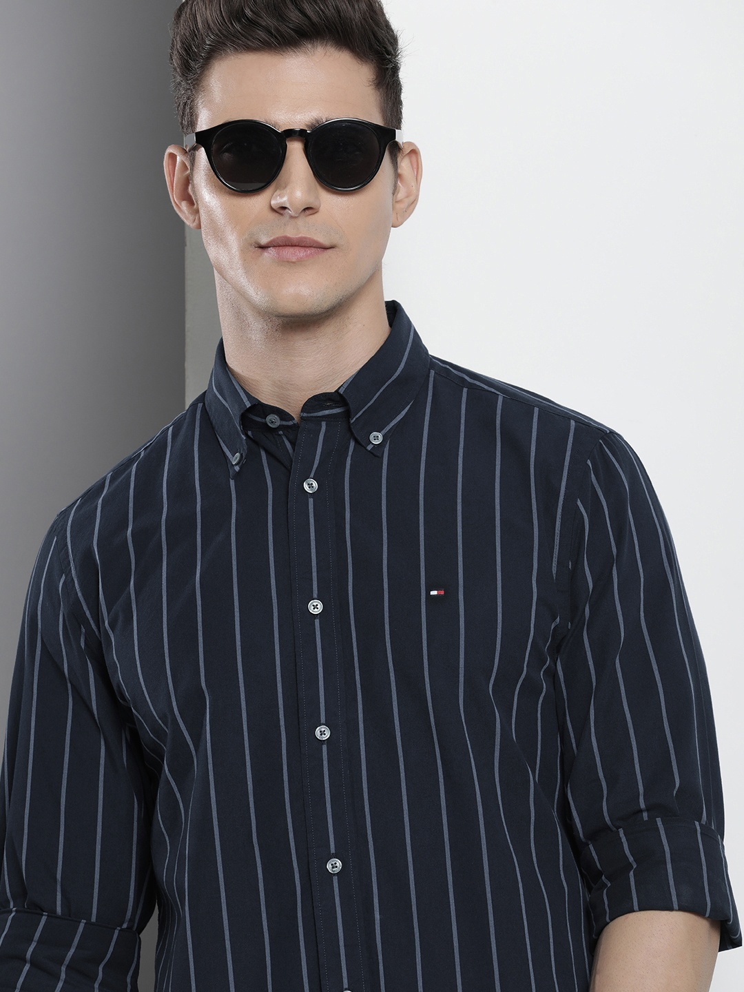 

Tommy Hilfiger Pure Cotton Opaque Striped Casual Shirt, Navy blue