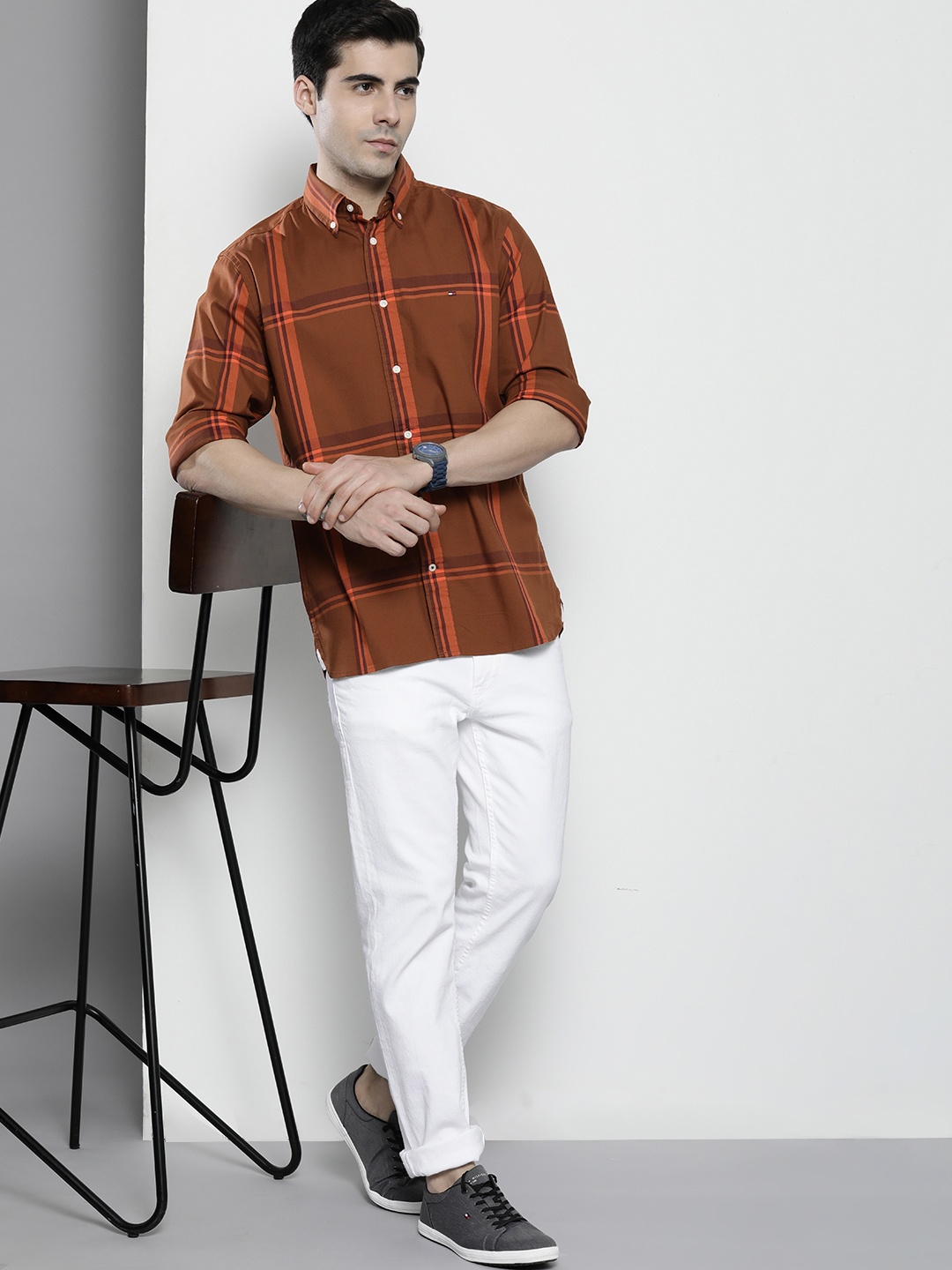 

Tommy Hilfiger Men Brown Checked Casual Shirt