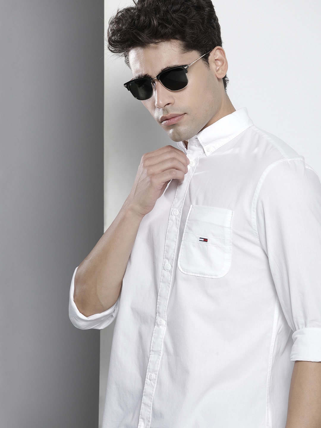 

Tommy Hilfiger Men White Solid Pure Cotton Casual Shirt