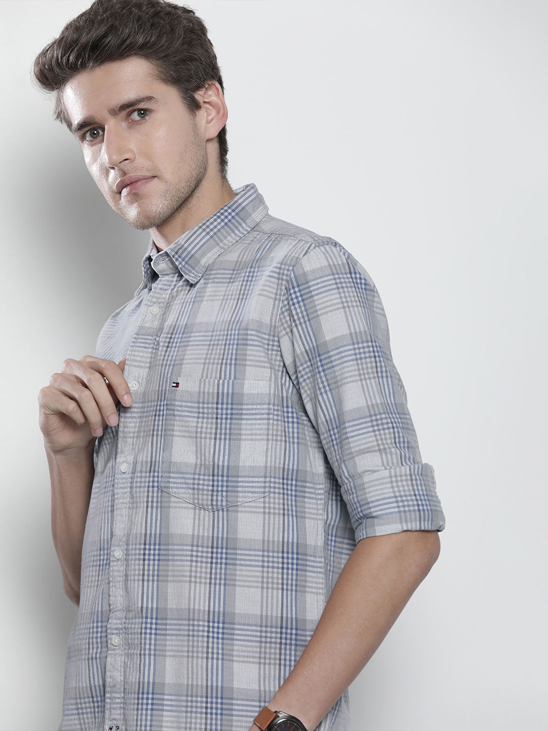 

Tommy Hilfiger Men Grey & Blue Slim Fit Tartan Checked Corduroy Pure Cotton Casual Shirt