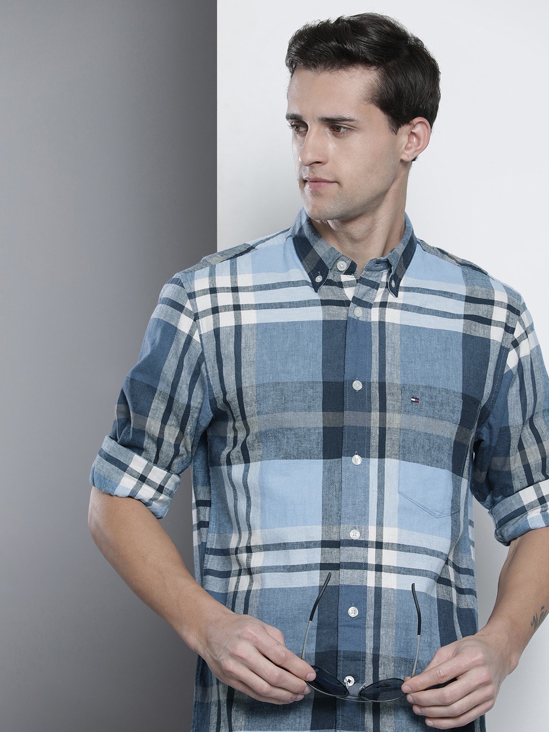 

Tommy Hilfiger Men Blue Tartan Checked Linen Cotton Casual Shirt