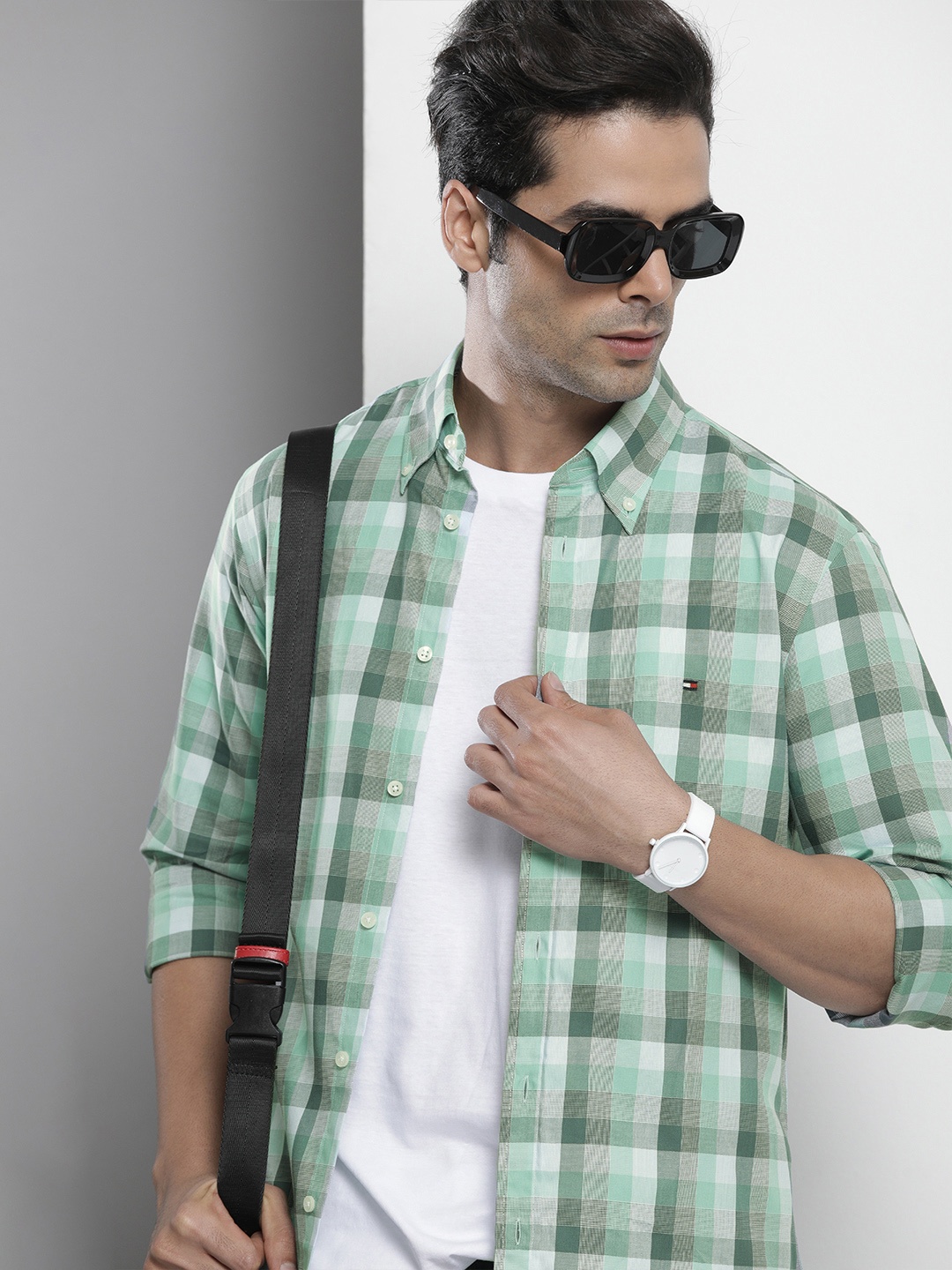 

Tommy Hilfiger Men Green & Grey Tartan Checks Slim Fit Pure Cotton Casual Shirt