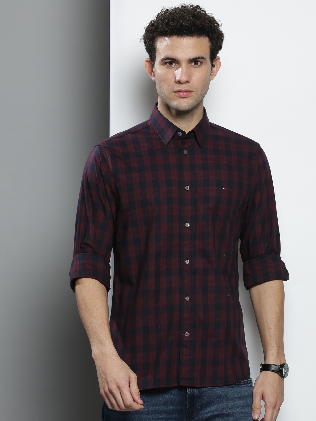 

Tommy Hilfiger Men Navy Blue & Maroon Tartan Checked Cotton Casual Shirt