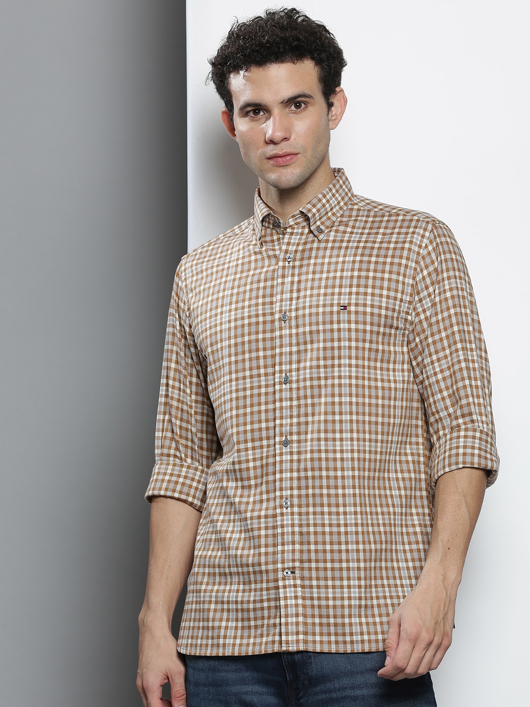 

Tommy Hilfiger Men Off White & Mustard Yellow Checked Cotton Casual Shirt