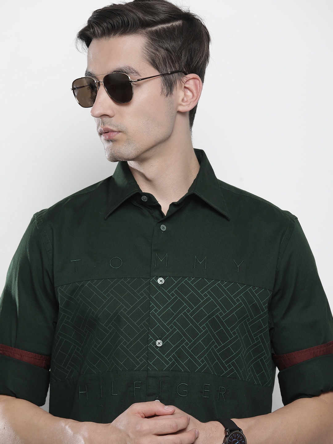 

Tommy Hilfiger Men Green Printed Pure Cotton Casual Shirt