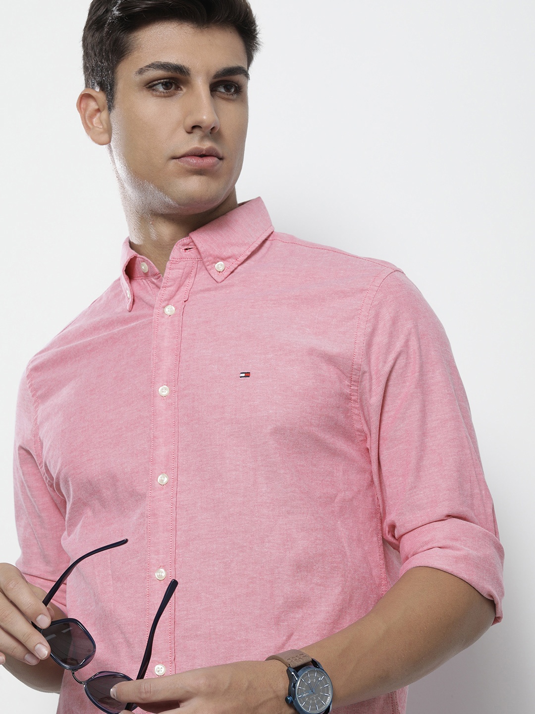 

Tommy Hilfiger Men Pink Solid Oxford Casual Shirt