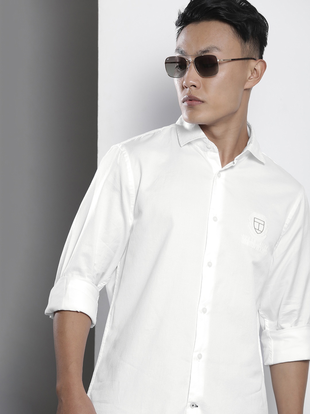

Tommy Hilfiger Men White Self-Design Pure Cotton Casual Shirt