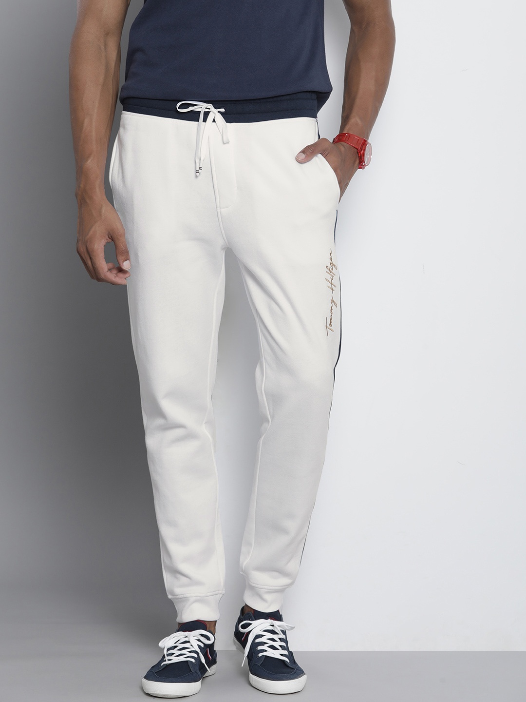 

Tommy Hilfiger Men White Solid Joggers