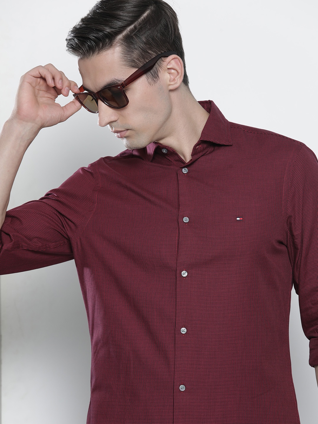 

Tommy Hilfiger Men Burgundy Micro Ditsy Pure Cotton Casual Shirt