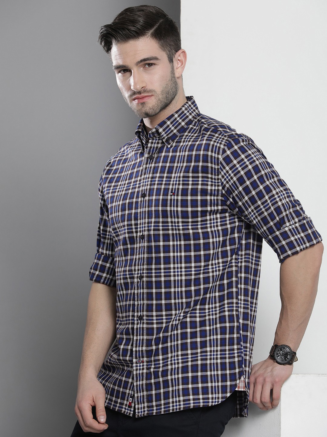 

Tommy Hilfiger Men Navy Blue & Black Checked Pure Cotton Casual Shirt