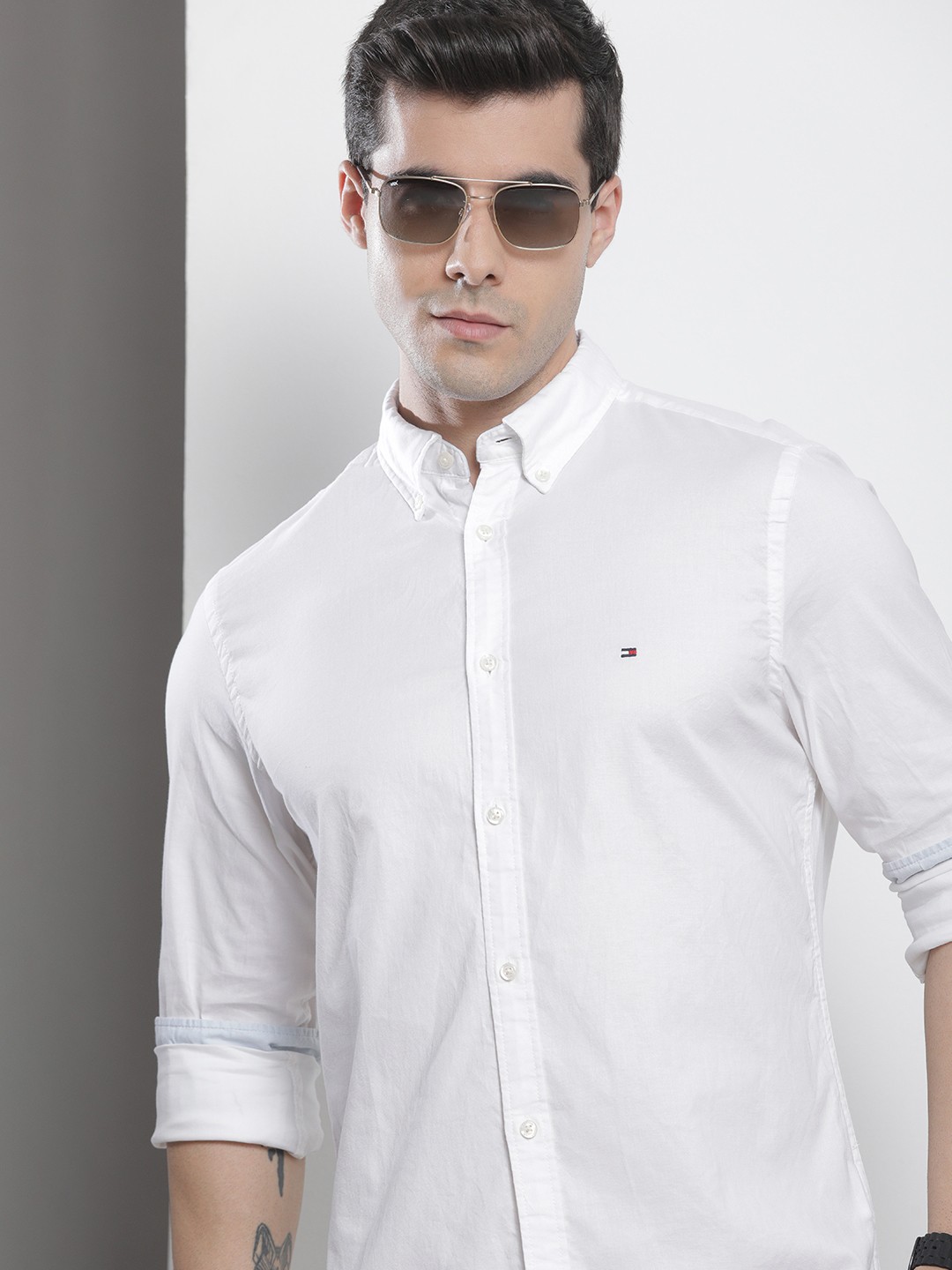 

Tommy Hilfiger Men Solid The Flex Slim Fit Casual Shirt, White