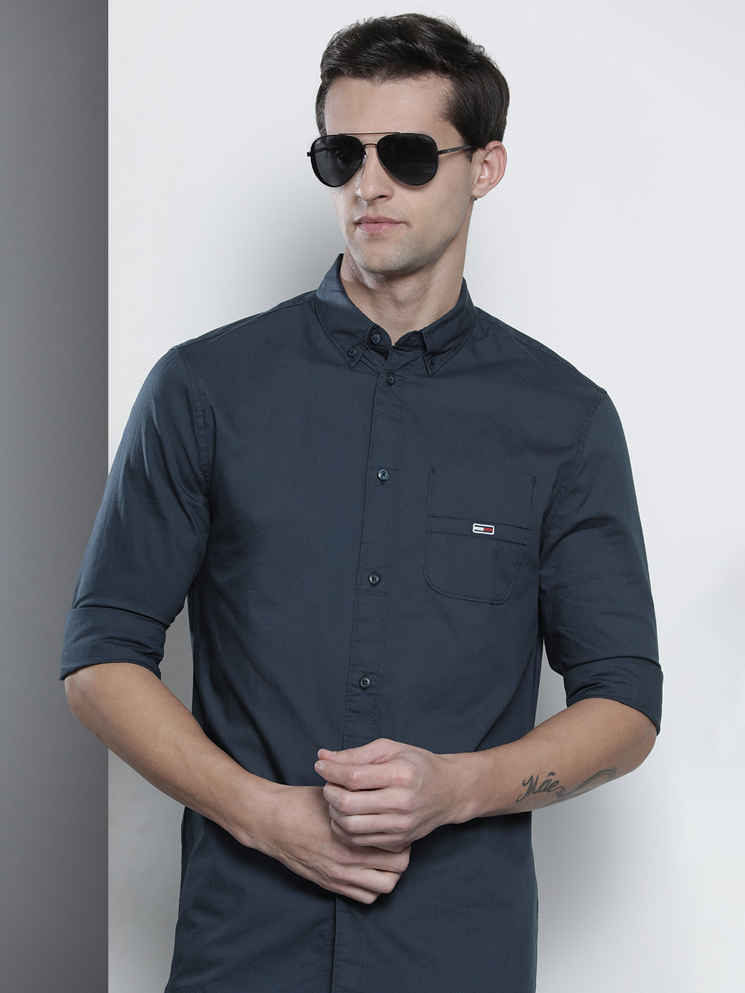 

Tommy Hilfiger Men Navy Blue Solid Organic Cotton Casual Shirt