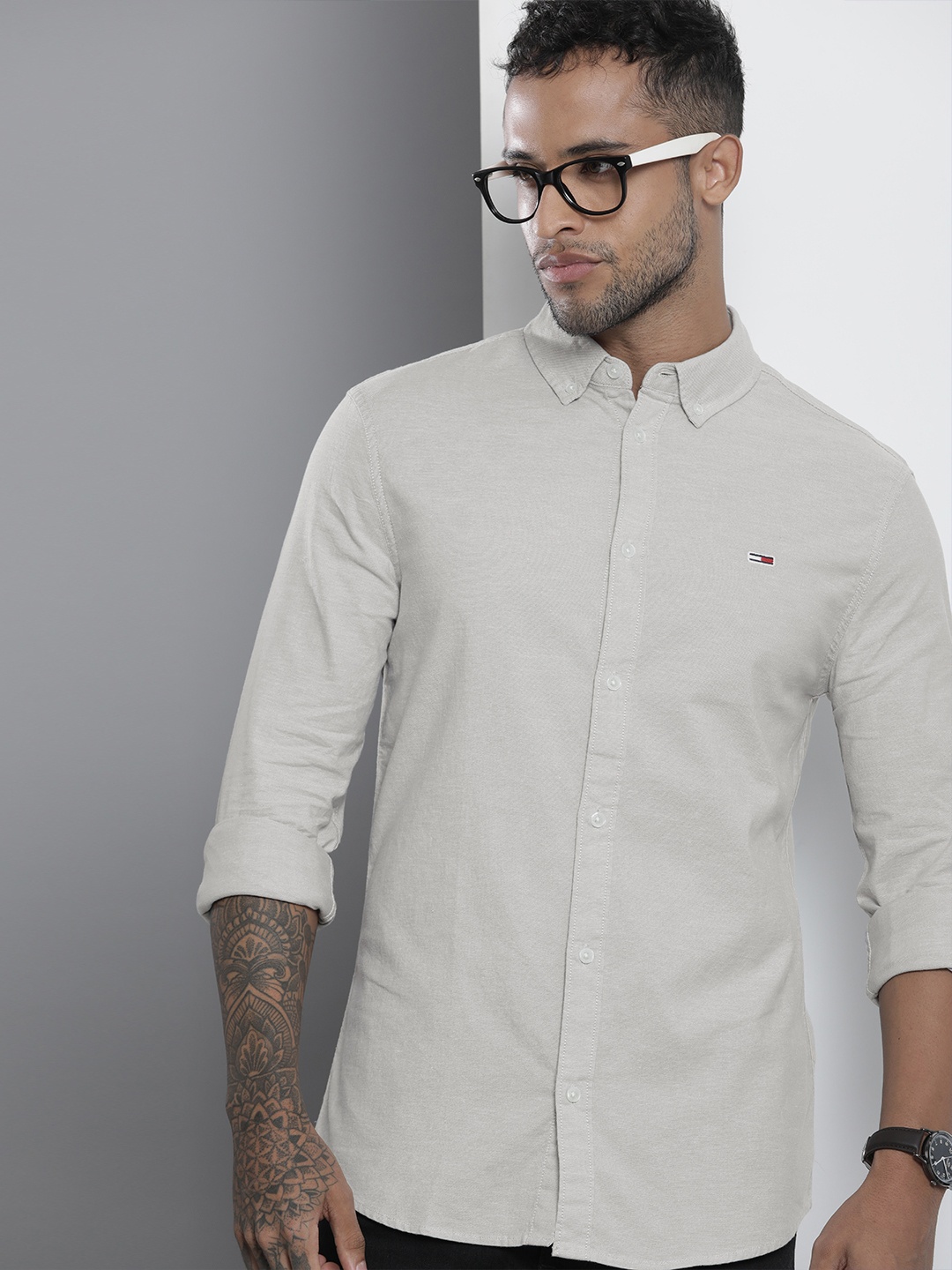 

Tommy Hilfiger Men Grey Slim Fit Casual Shirt