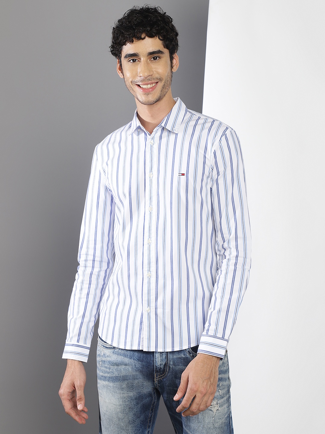 

Tommy Hilfiger Men Skinny Fit Striped Casual Shirt, White