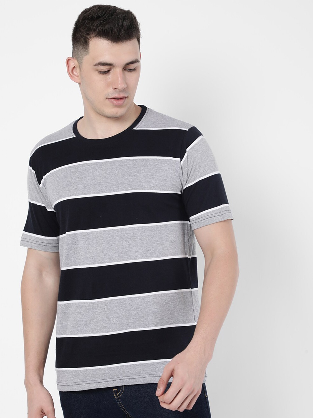 

R&B Men Grey Striped Raw Edge T-shirt