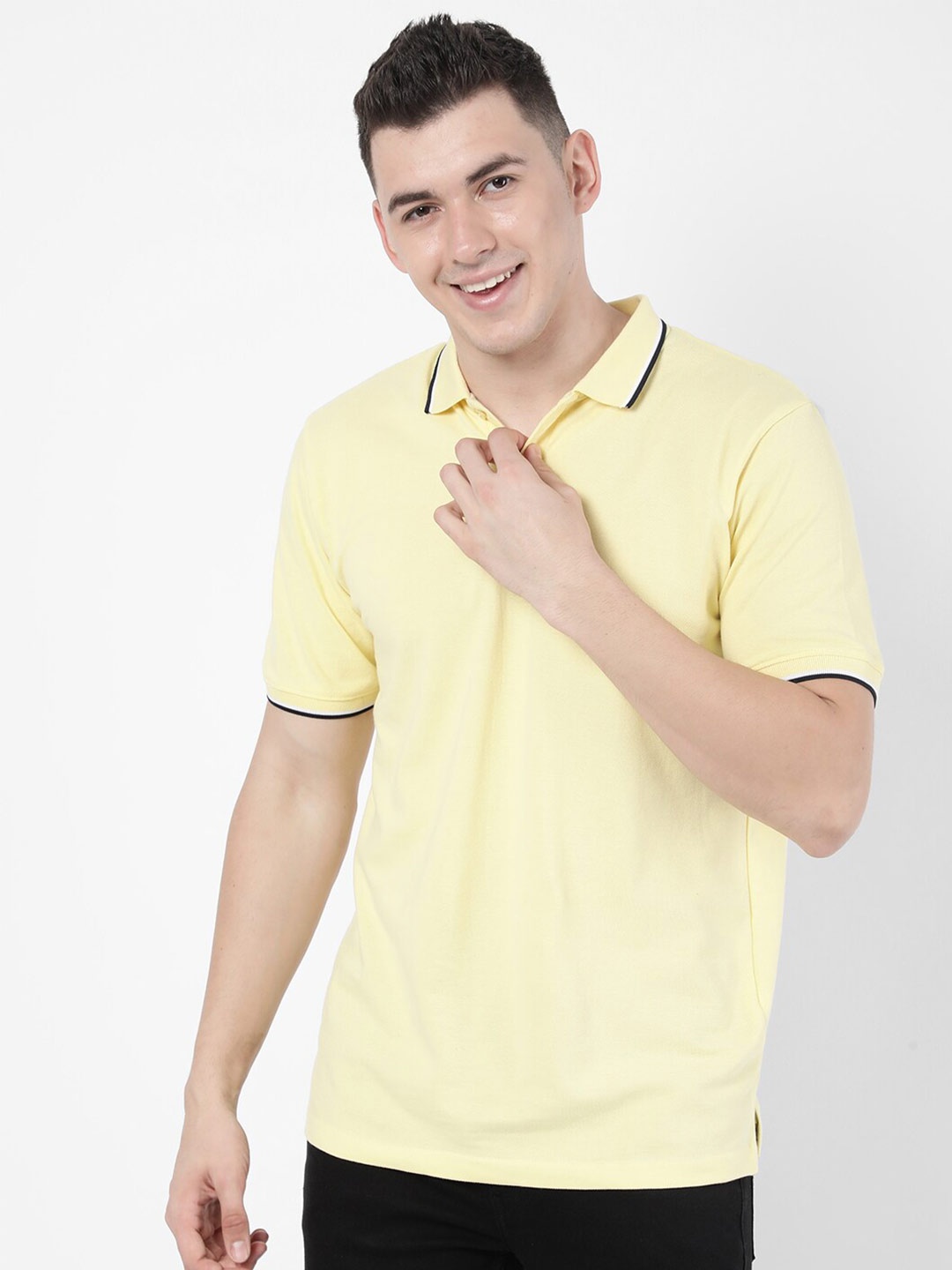 

R&B Men Yellow V-Neck Raw Edge T-shirt