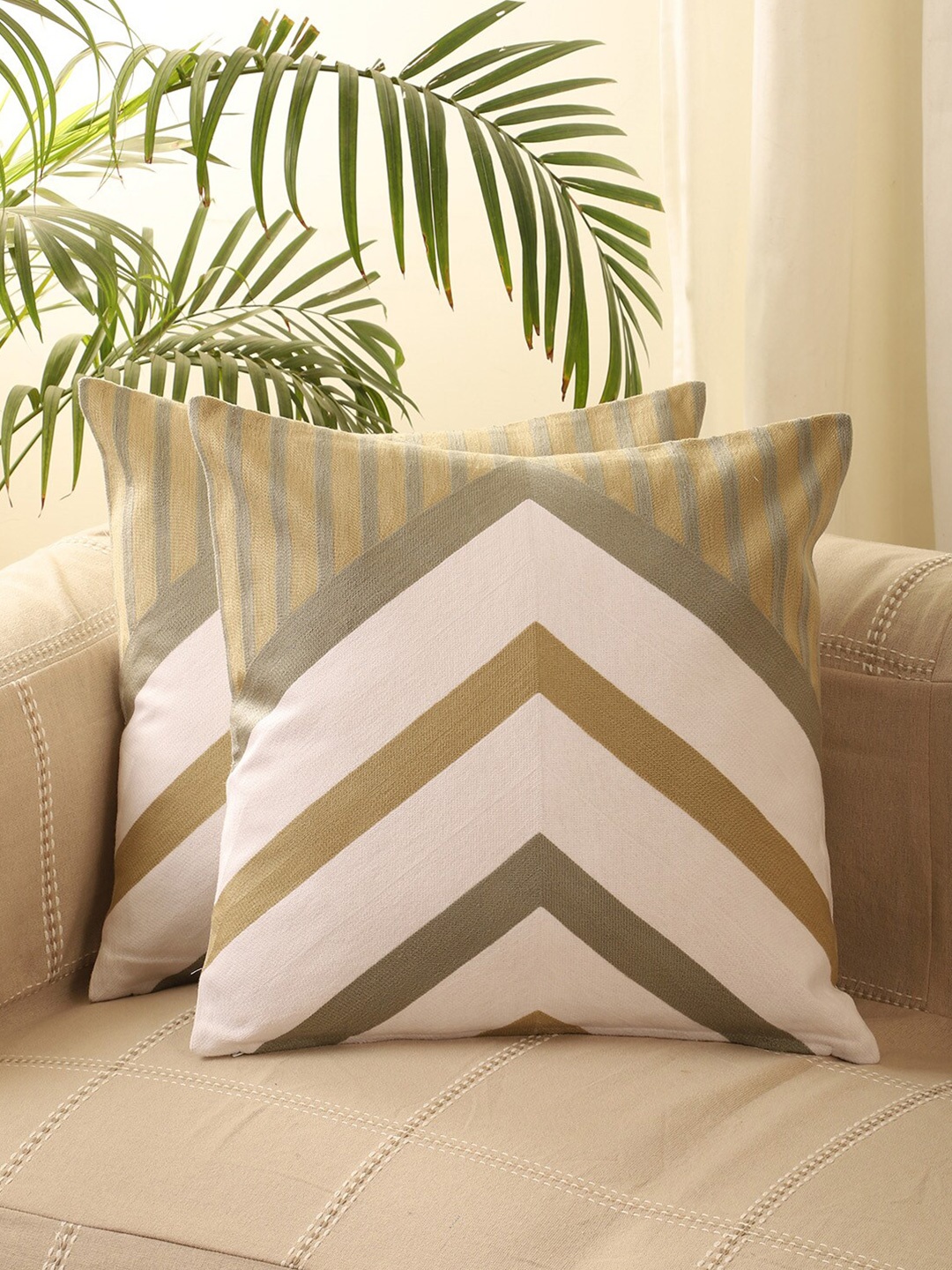 

Jamio Firati Brown & White Set of 5 Geometric Square Cushion Covers