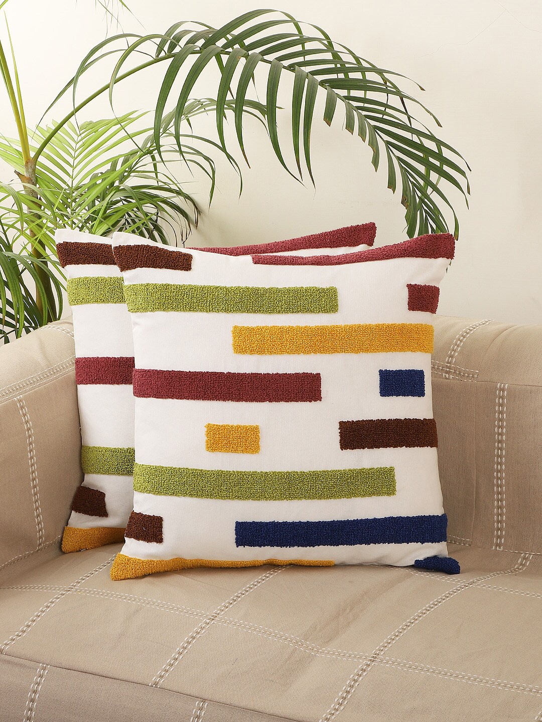 

Jamio Firati White & Maroon Set of 5 Geometric Square Cushion Covers