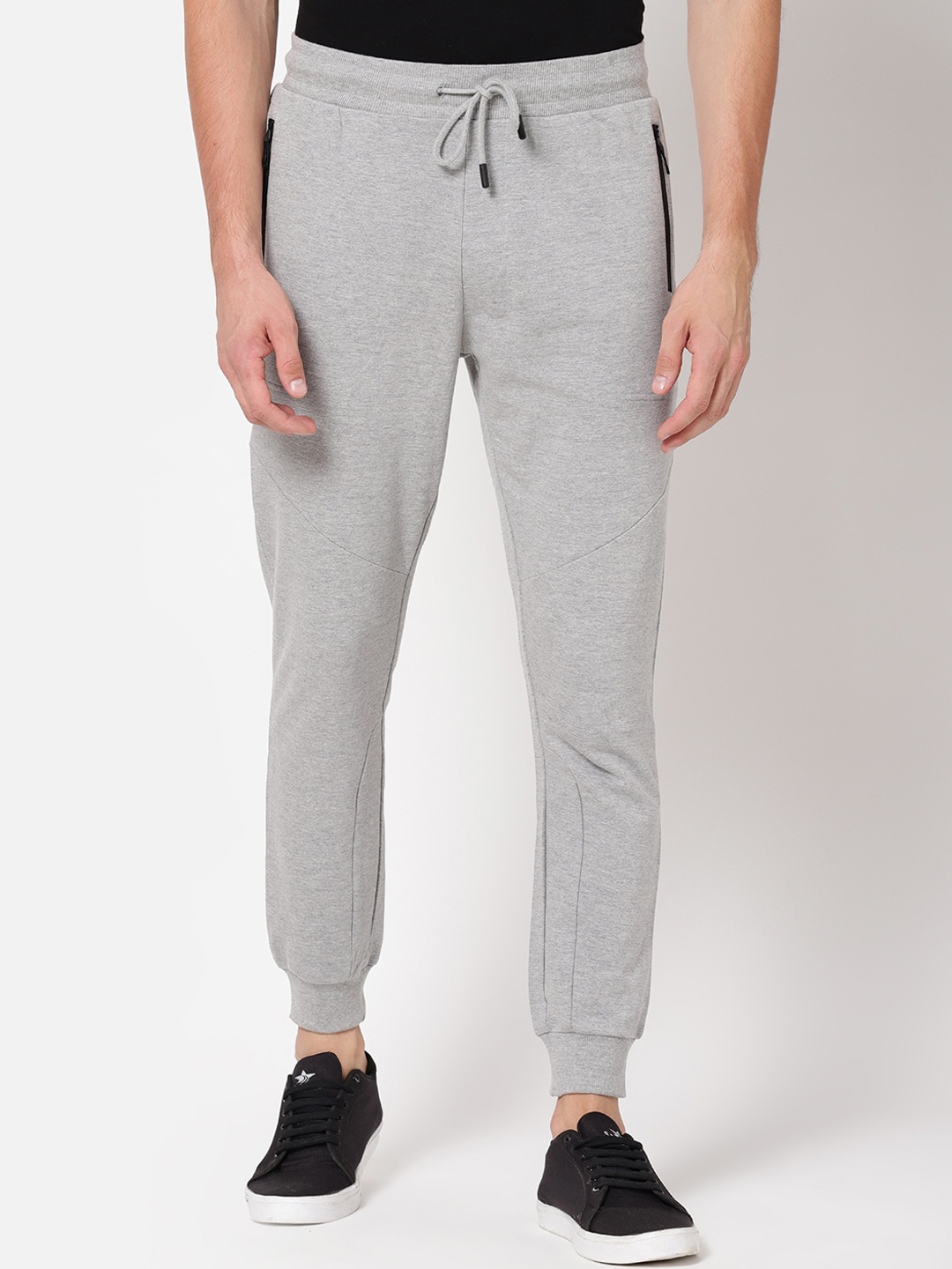 

R&B Men Grey Solid Track Pant