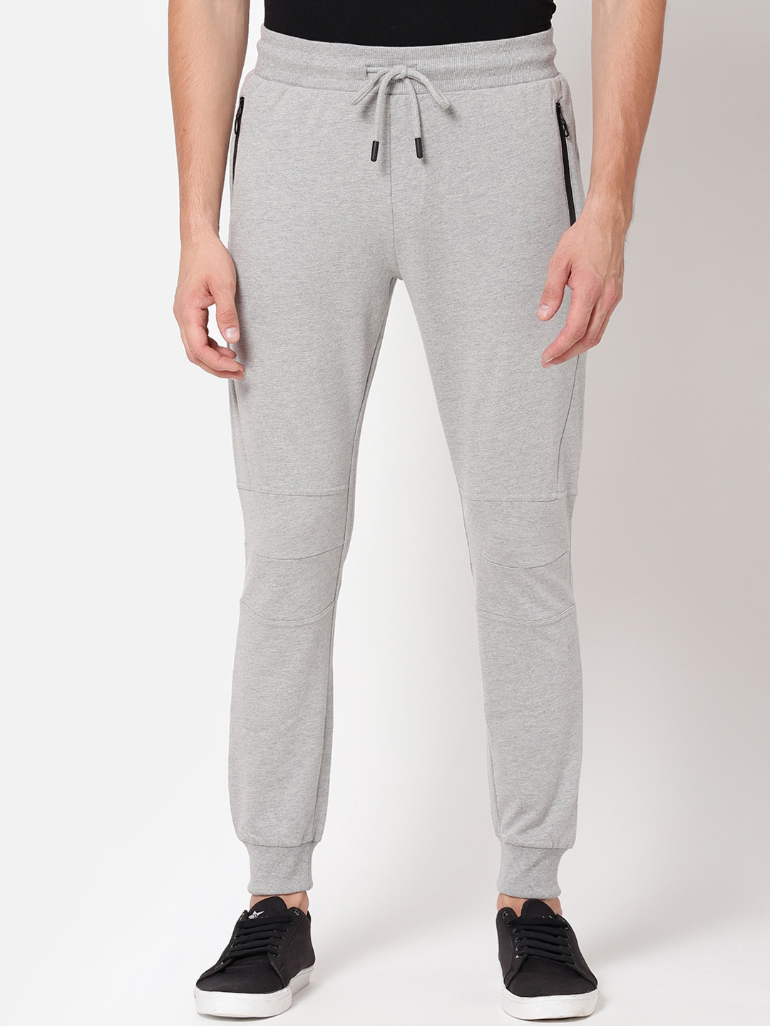 

R&B Men Grey Solid Slim Fit Joggers