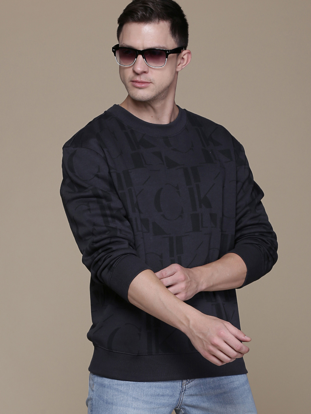 

Calvin Klein Jeans Men Black Brand Logo Printed Sweatshirt