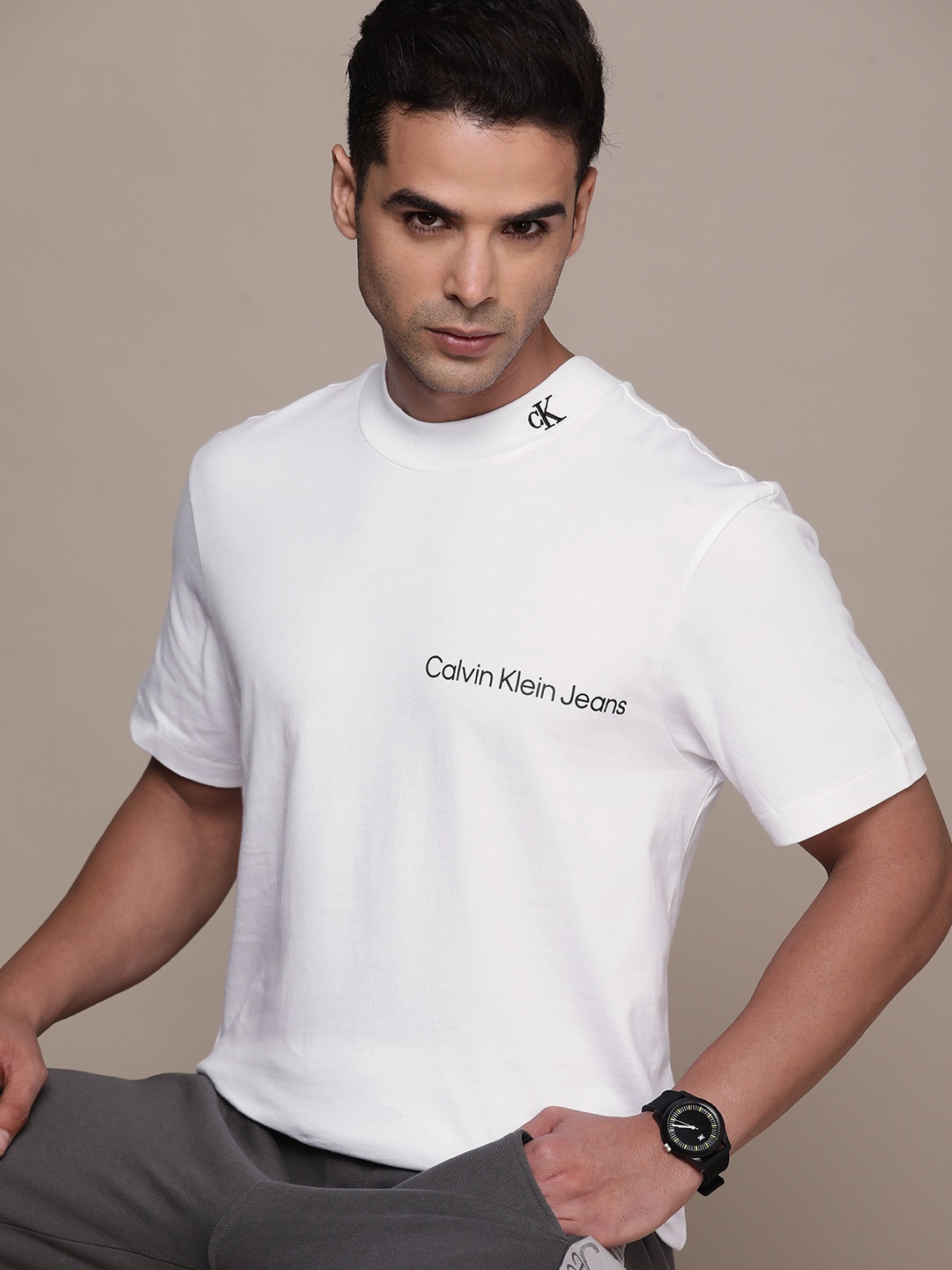 

Calvin Klein Jeans Men White Brand Logo Placement Print Pure Cotton Relaxed Fit T-shirt