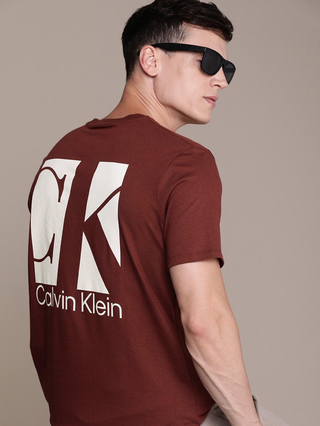 

Calvin Klein Jeans Men Burgundy & White Brand Logo Printed Organic Cotton Slim Fit T-shirt