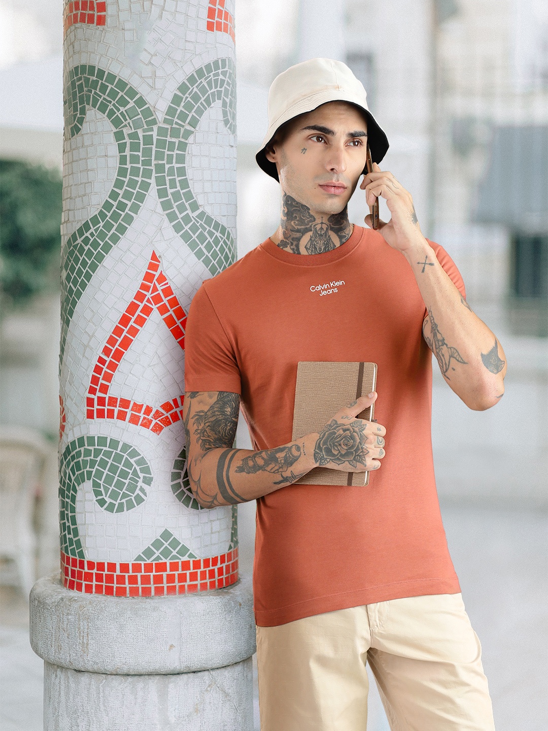 

Calvin Klein Jeans Men Rust Red Pure Cotton Applique Slim Fit T-shirt