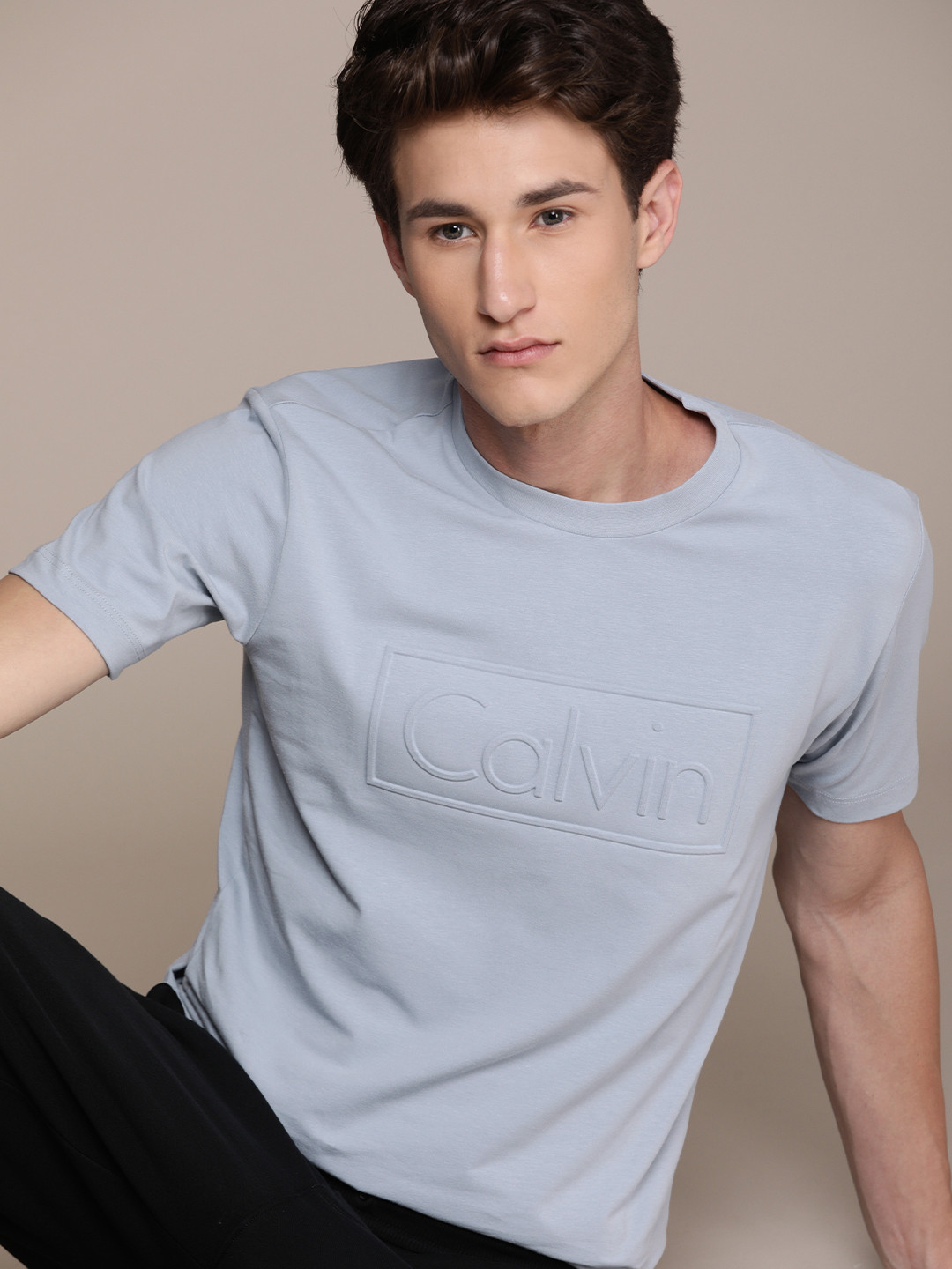 

Calvin Klein Jeans Men Grey Monologo Slim-Fit T-shirt