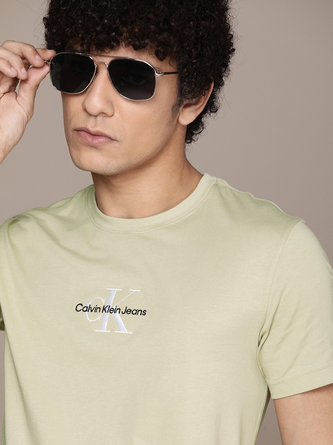 

Calvin Klein Jeans Men Beige Monologo Mesh Box Slim Fit T-shirt